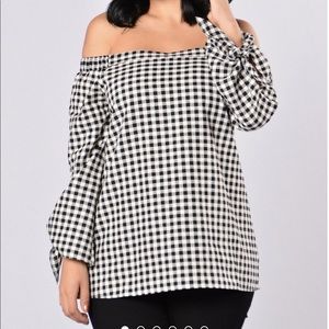 Country Pay Top Black and White